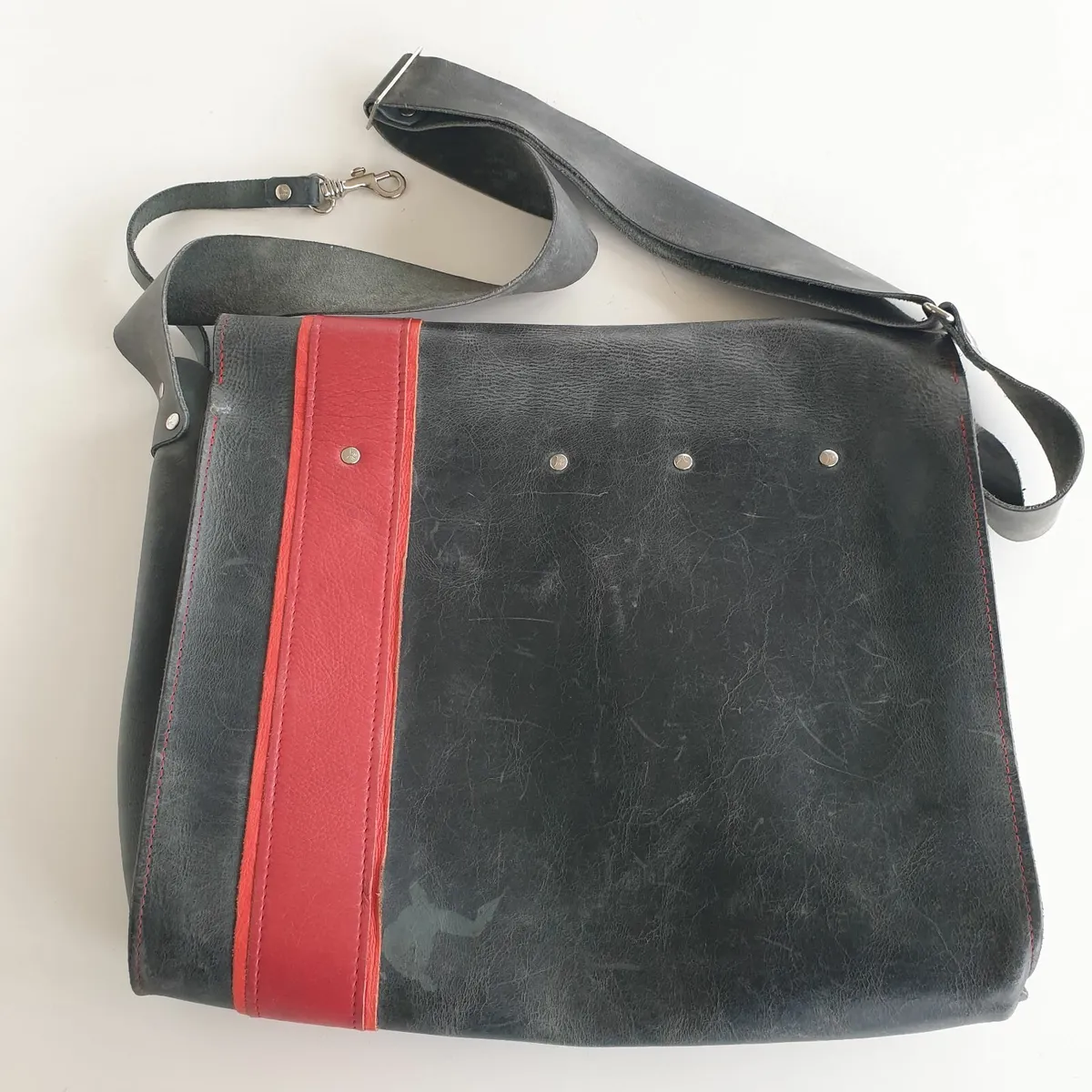 Handmade men's leather messenger bag - Image 2