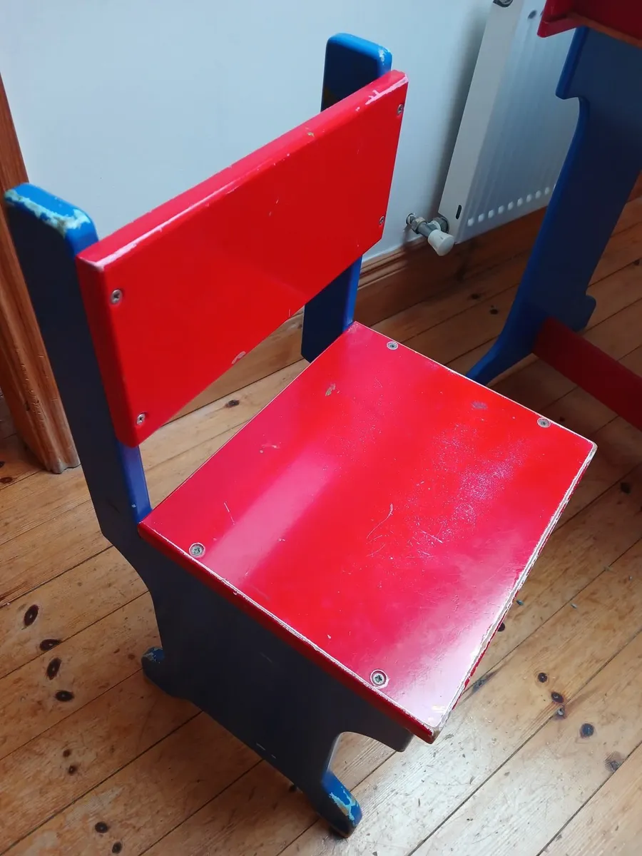 Children's desk - Image 3