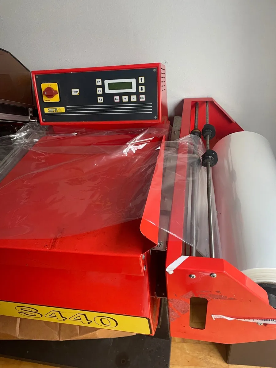 Shrink Wrapper/sealing machine - Image 1