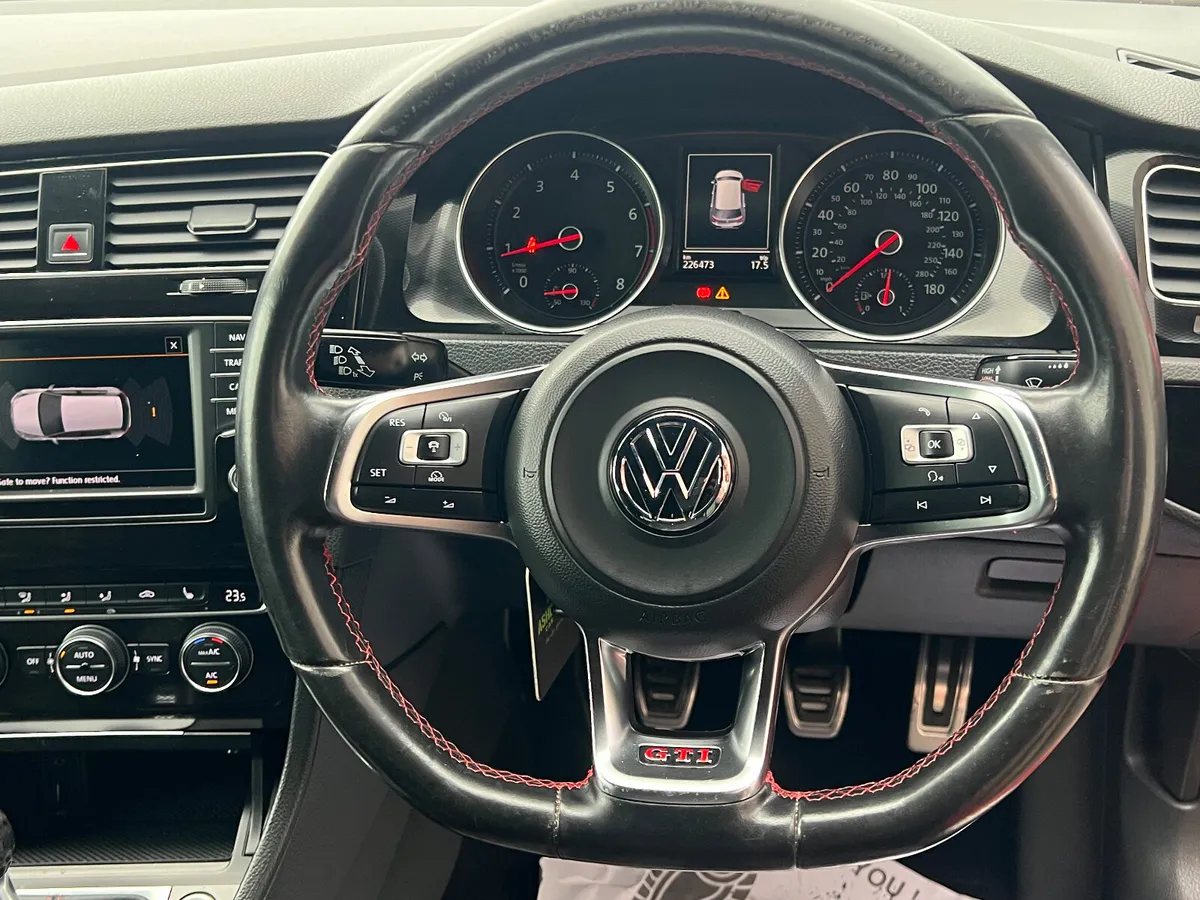 Volkswagen Golf GTI 2.0l TSI - Image 4