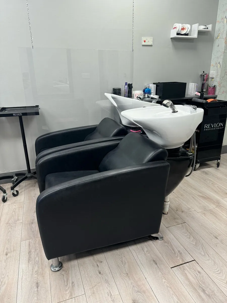Hairdressing salon furniture - Image 3