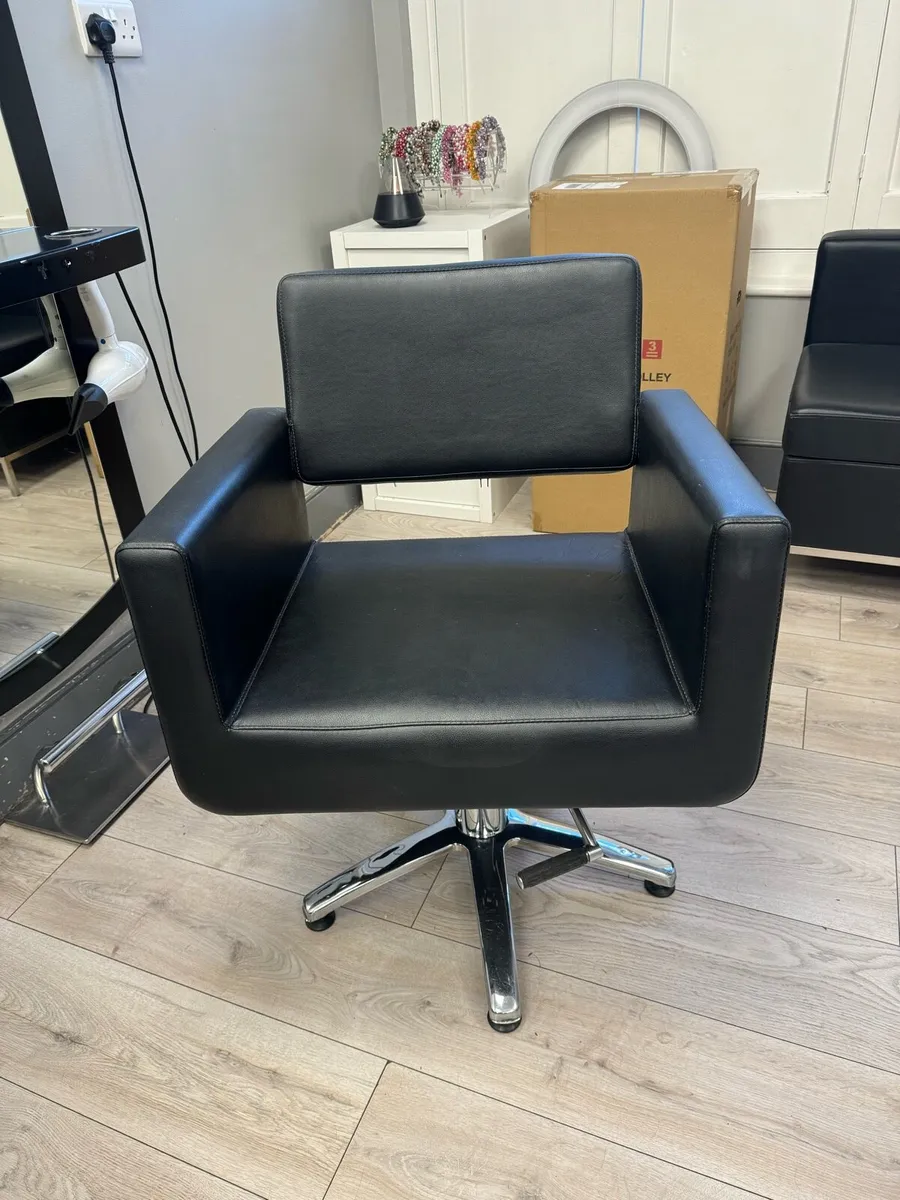 Hairdressing salon furniture - Image 4