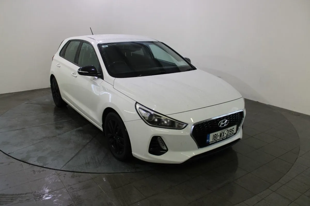 Hyundai i30 1.6 Diesel Deluxe Auto - Image 1