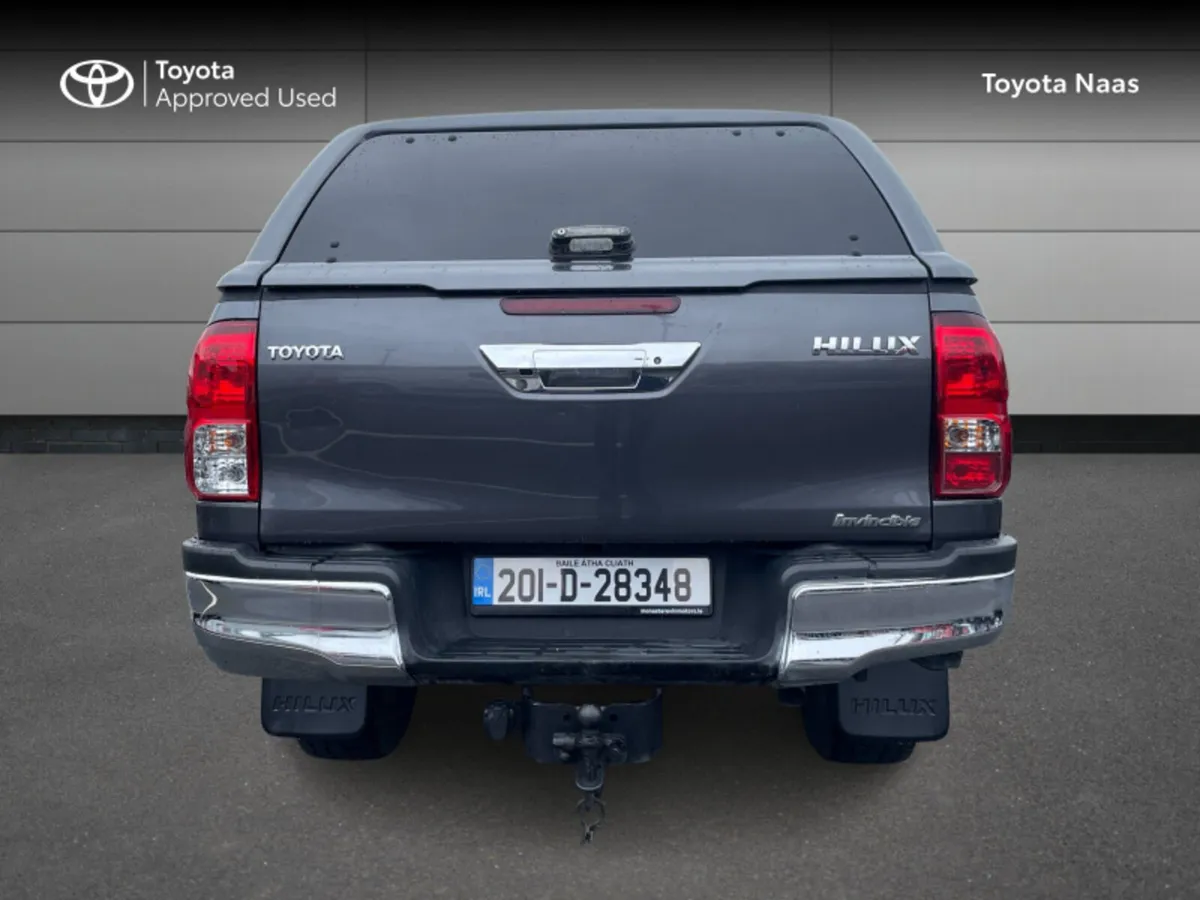 Toyota Hilux INVINCIBLE 4WD D-4D DCB E6 4 DOHC - Image 4