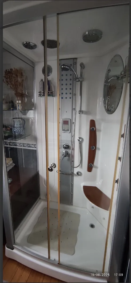 Shower enclosure - Image 1