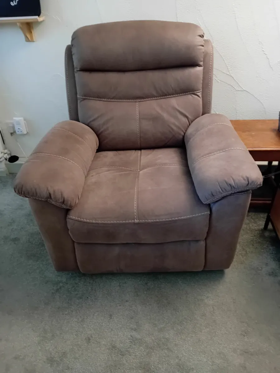 Manual reclining armchair - Image 3