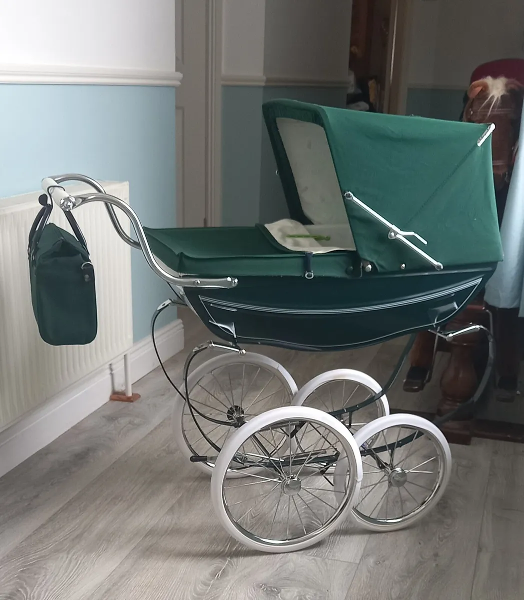 Silver Cross pram - Image 3
