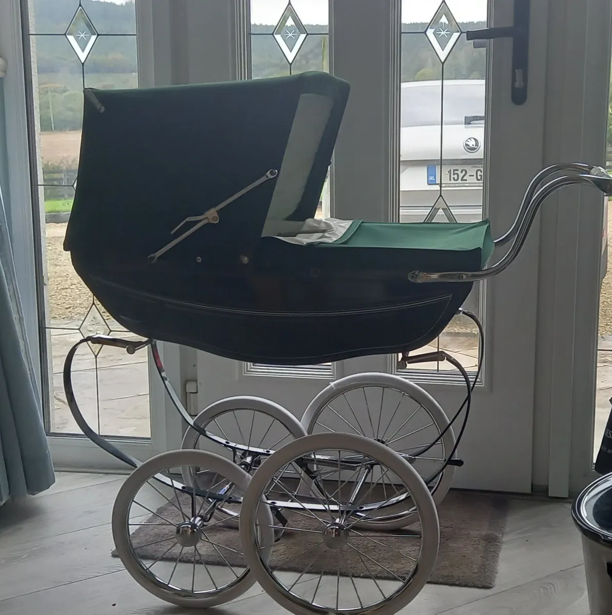 Silver Cross pram - Image 4