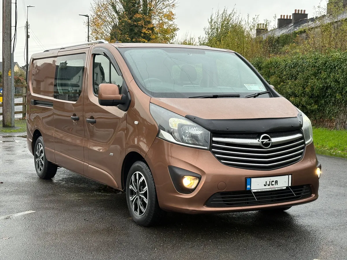 Opel Vivaro 2015 crew cab only 156 km - Image 1