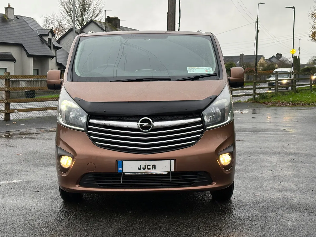 Opel Vivaro 2015 crew cab only 156 km - Image 2