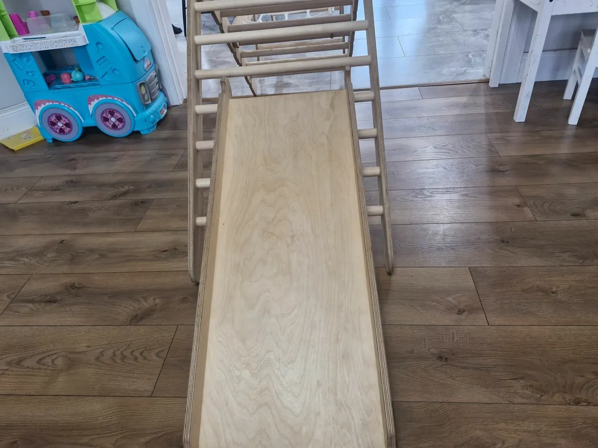 Climbing frame - Image 2