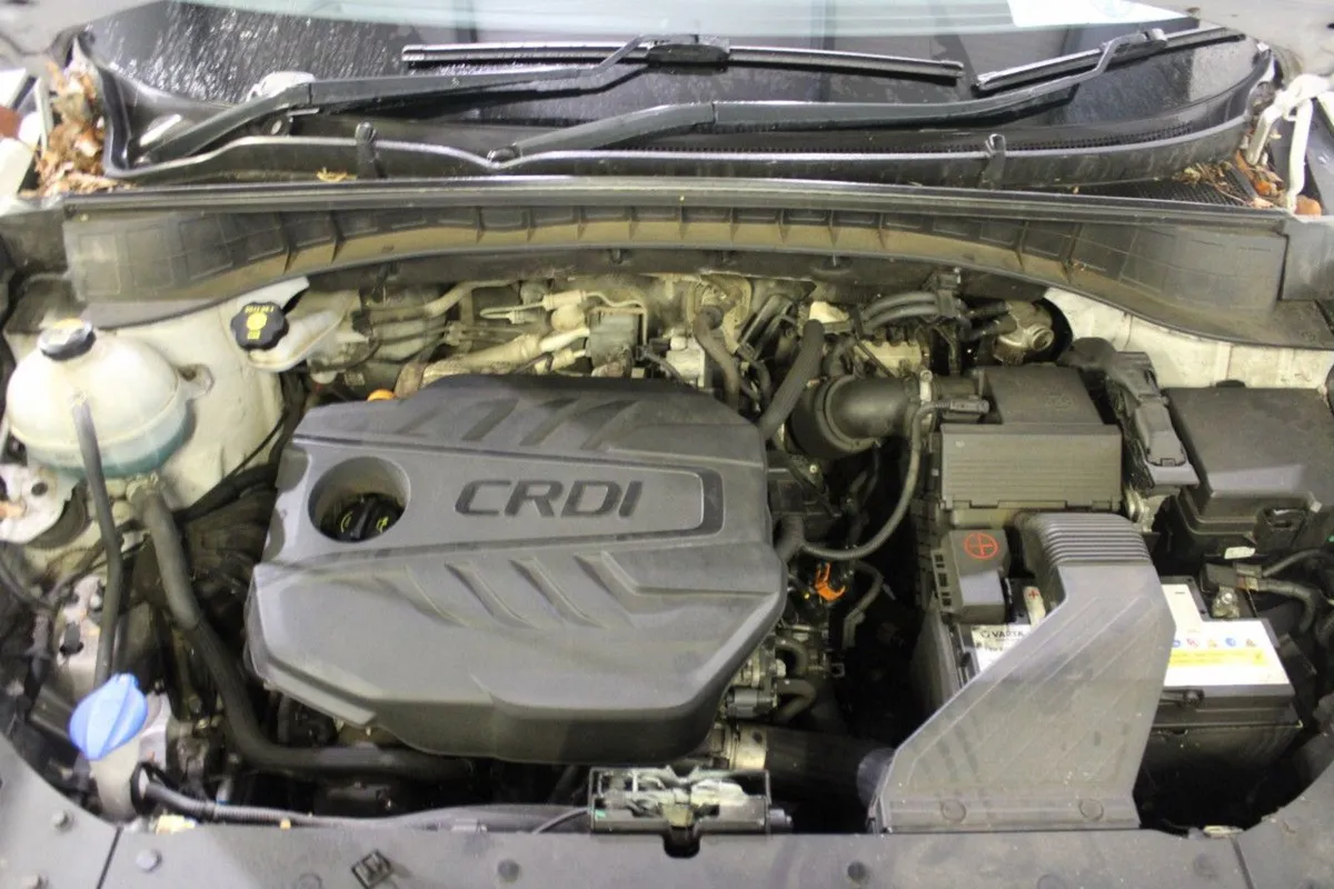 Hyundai Tucson 2WD Executive 1.6dsl - Image 4