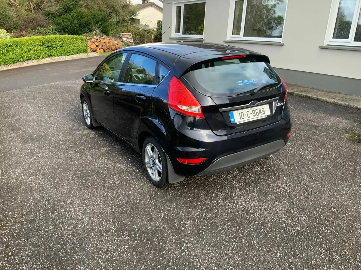 Ford Fiesta 2010 - Image 1