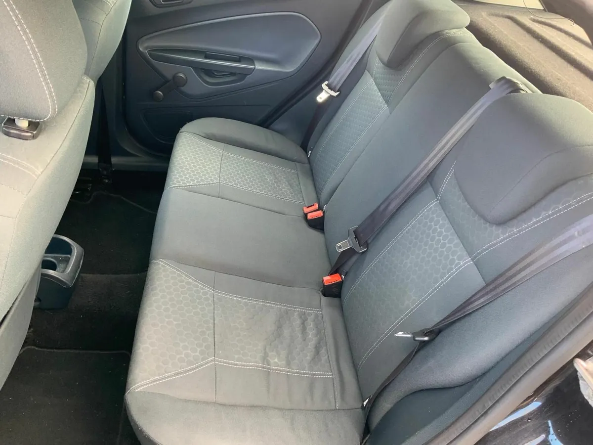 Ford Fiesta 2010 - Image 3