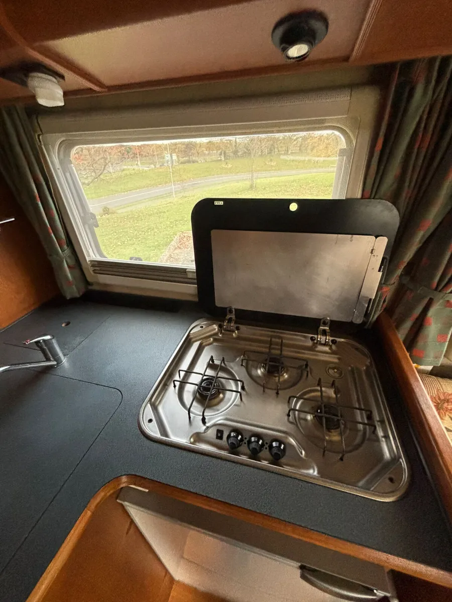 2000 Niesmann & Bischoff Flair Motorhome - Image 4