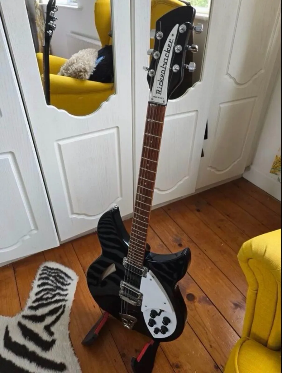 Rickenbacker 330 Jetglo - Image 2