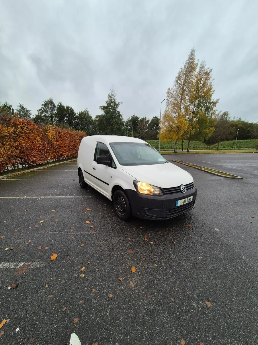 Volkswagen Caddy 2011 - Image 2