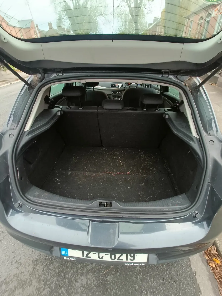 Renault Megane 2012 - City Car - Image 2