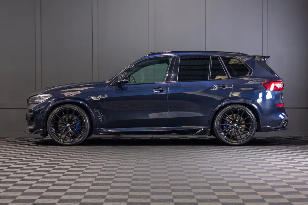 222 BMW X5 X-Drive 45e M-Sport - Image 3