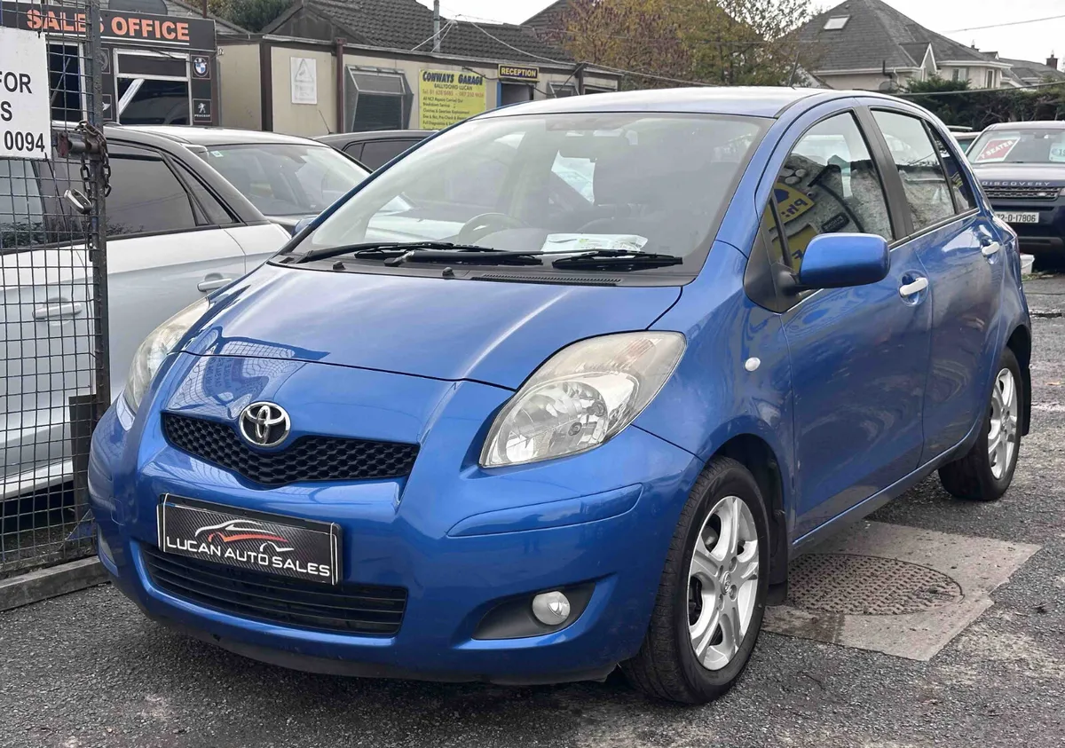 2010 Toyota Yaris 1.3 LOW MILEAGE - Image 1