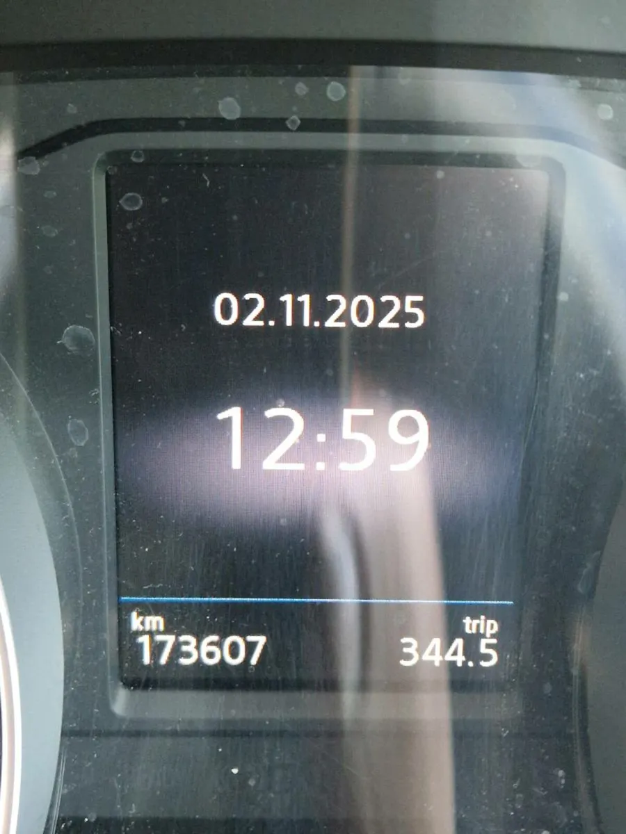 VW Passat 150BHP 2.0 TDI SE - Image 2