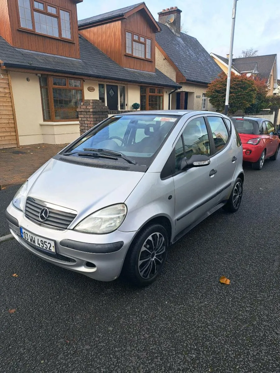 !! 1 OWNER AUTOMATIC VERY LOW MILES !! - Image 1