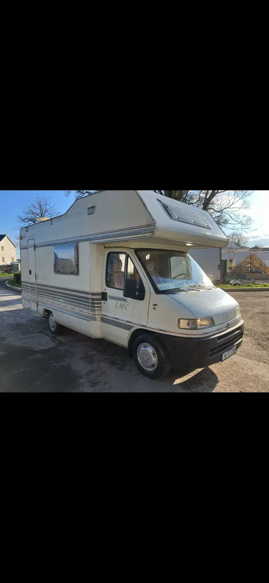 1998 LMC Camper 4/5 Bed - Image 1