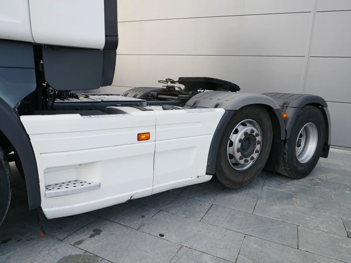Scania R440 Highline 6x2 Midlift 2pd Auto gearbox - Image 4