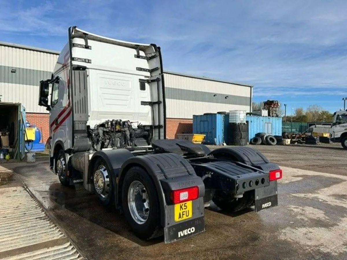 2023 Iveco S-Way 570 6x2 Midlift - Image 3