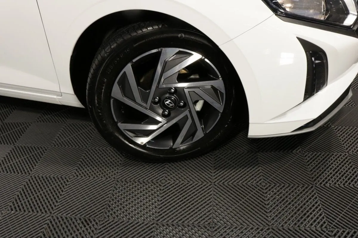 Hyundai i20 Deluxe Plus - EX Demo -1.2l Petrol Ha - Image 3