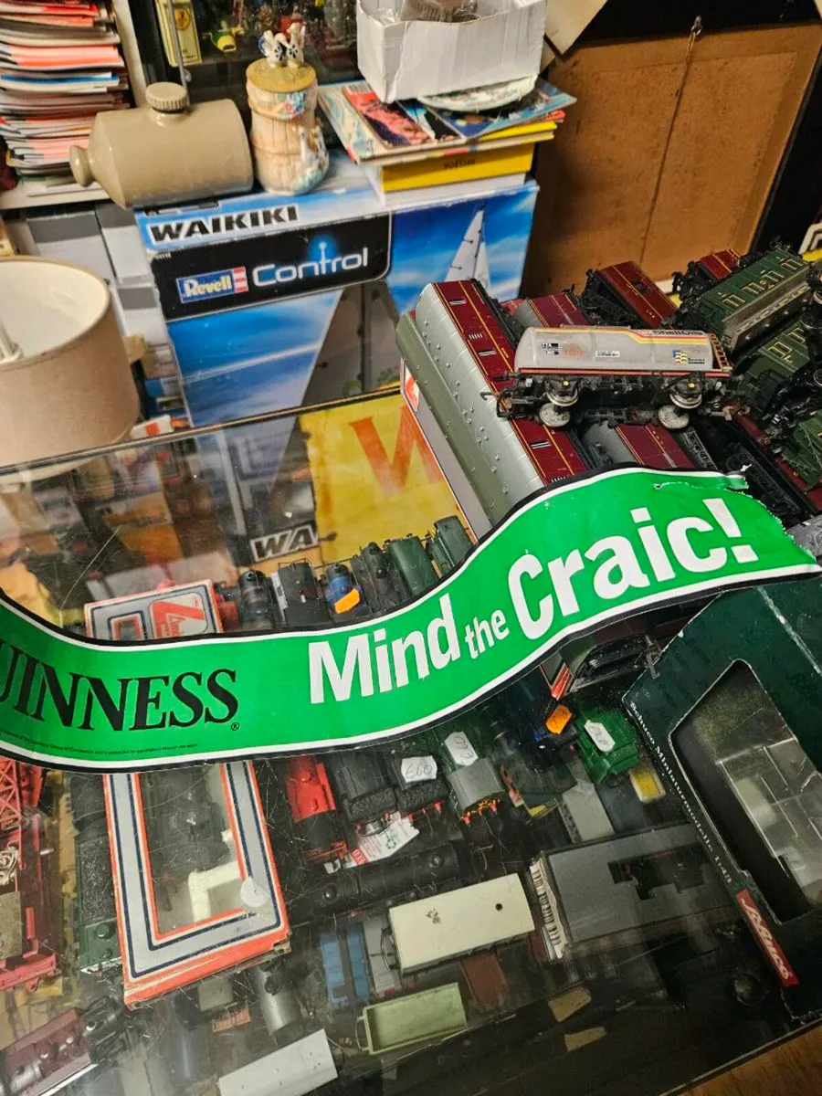 Guinness Bunting - Image 2