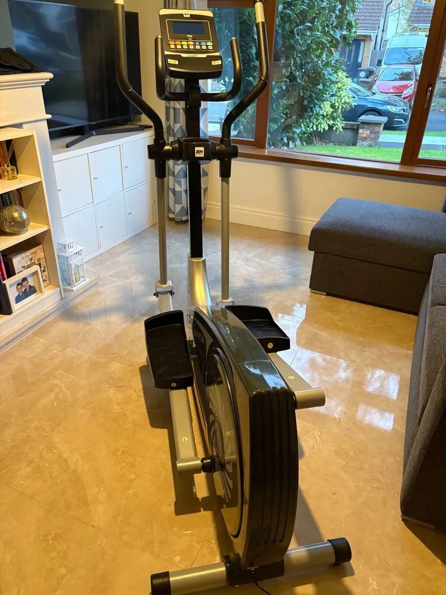 Cross trainer - Image 2