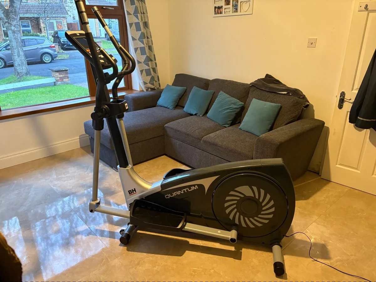 Cross trainer - Image 1