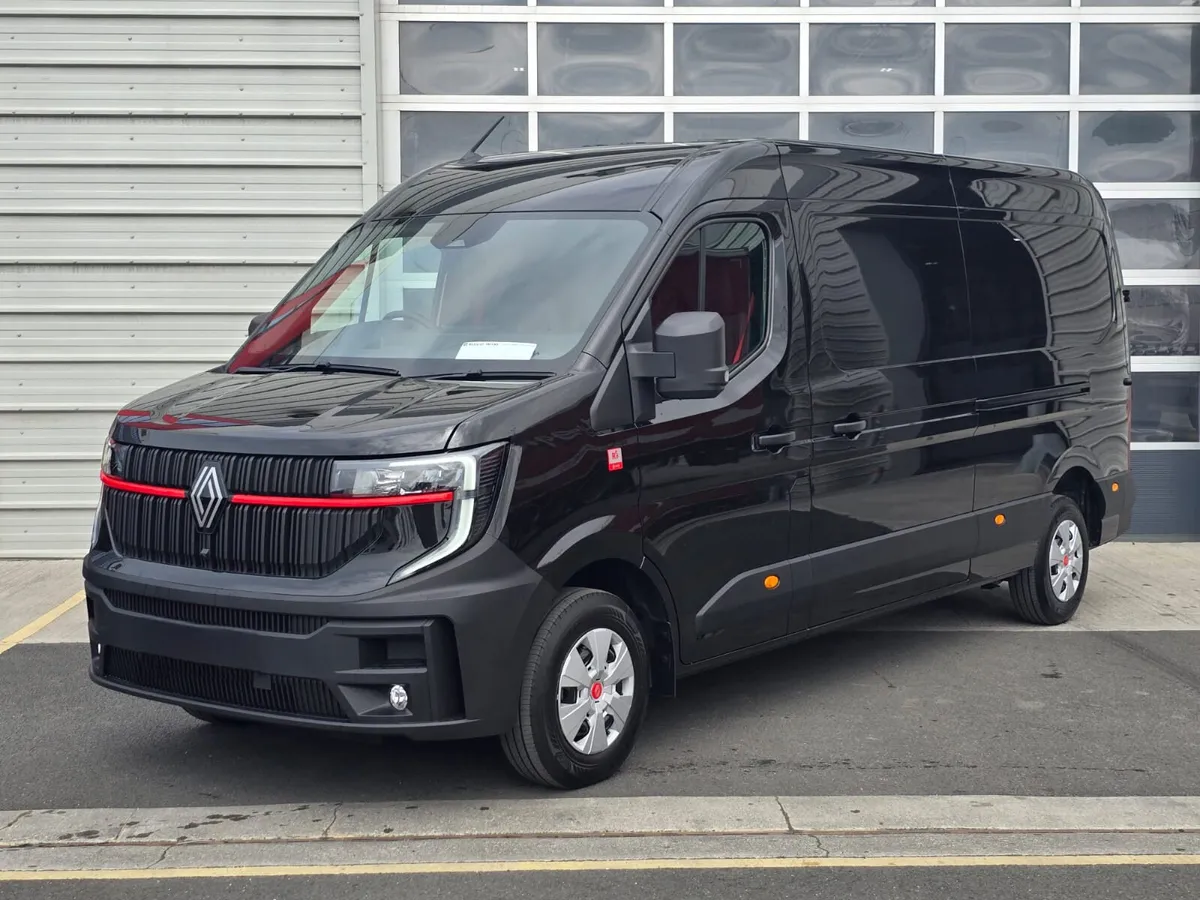 Master Red Edition L3H2 170BHP Auto - Image 2