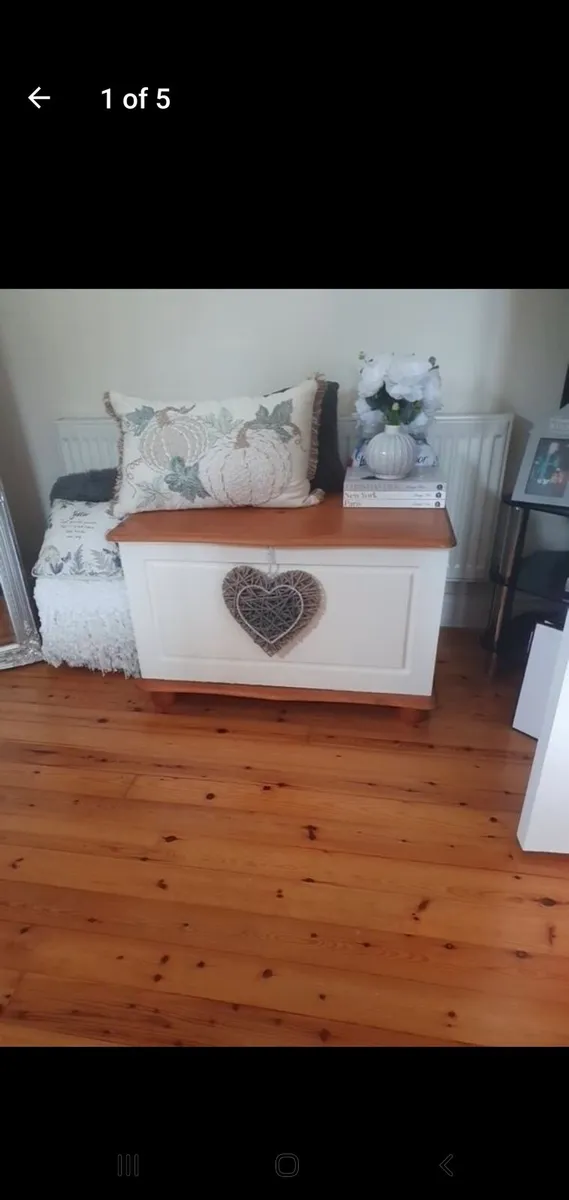 Blanket box - Image 1