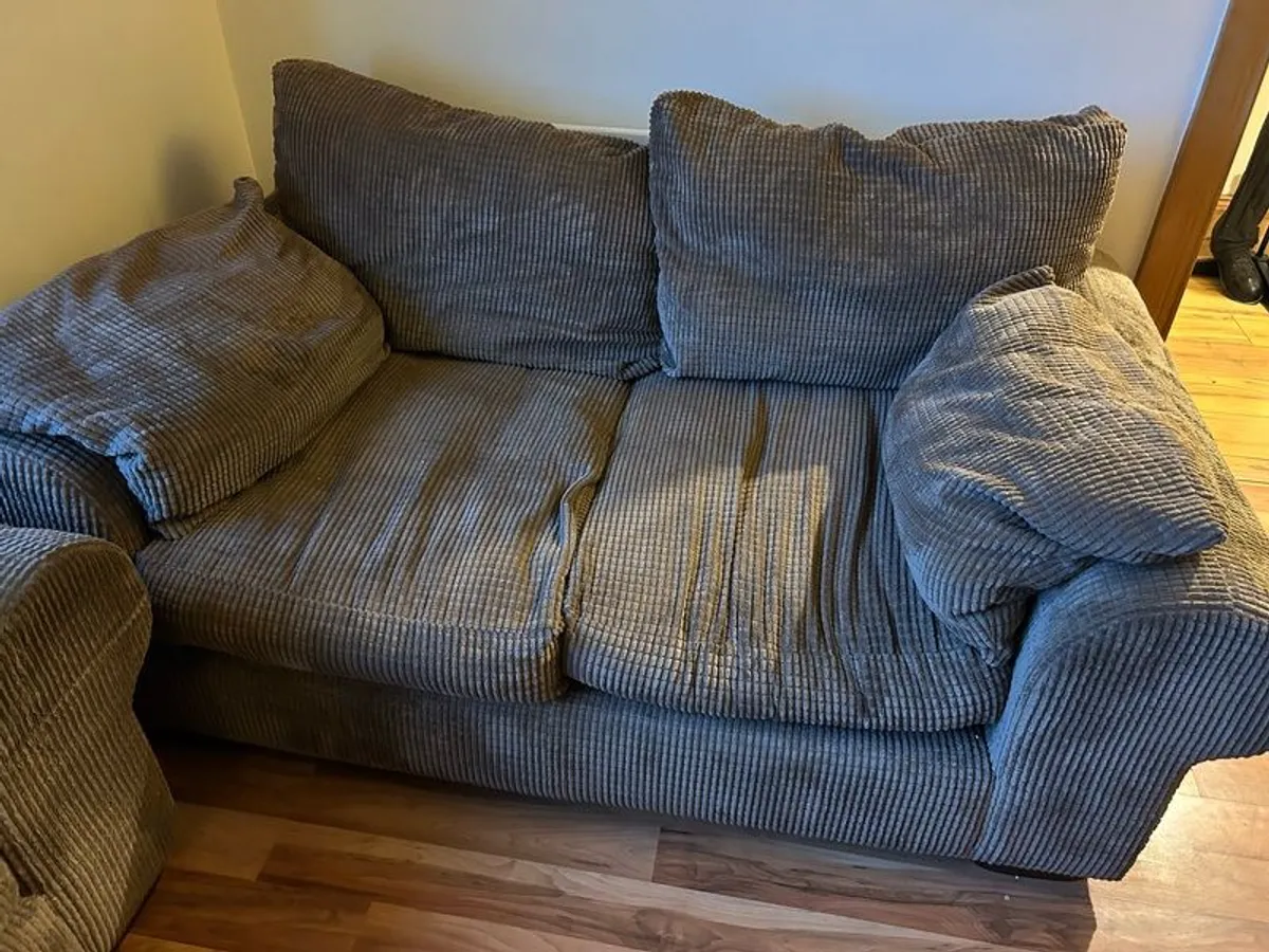 3-2-1 suite of furniture - Image 4