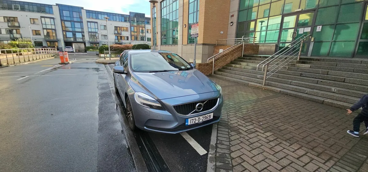 Volvo V40 D2 MOMENTUM - Image 3