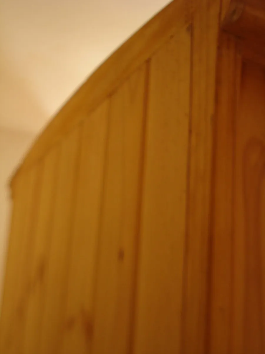 LARGE BOW TOP QUALITY SOLID PINE WARDROBE. - Image 2