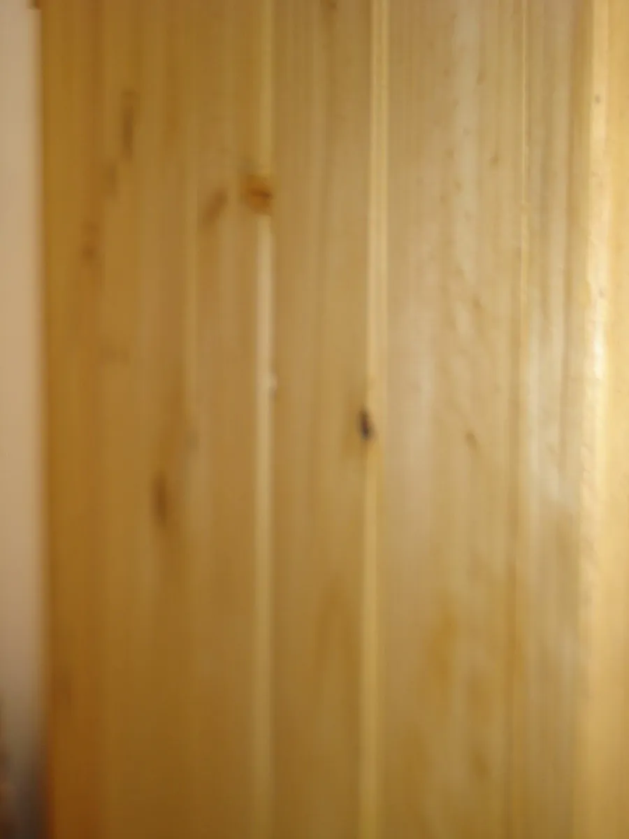 LARGE BOW TOP QUALITY SOLID PINE WARDROBE. - Image 3