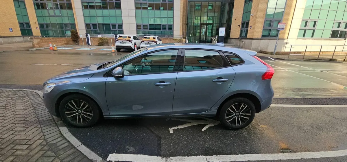 Volvo V40 D2 MOMENTUM - Image 4