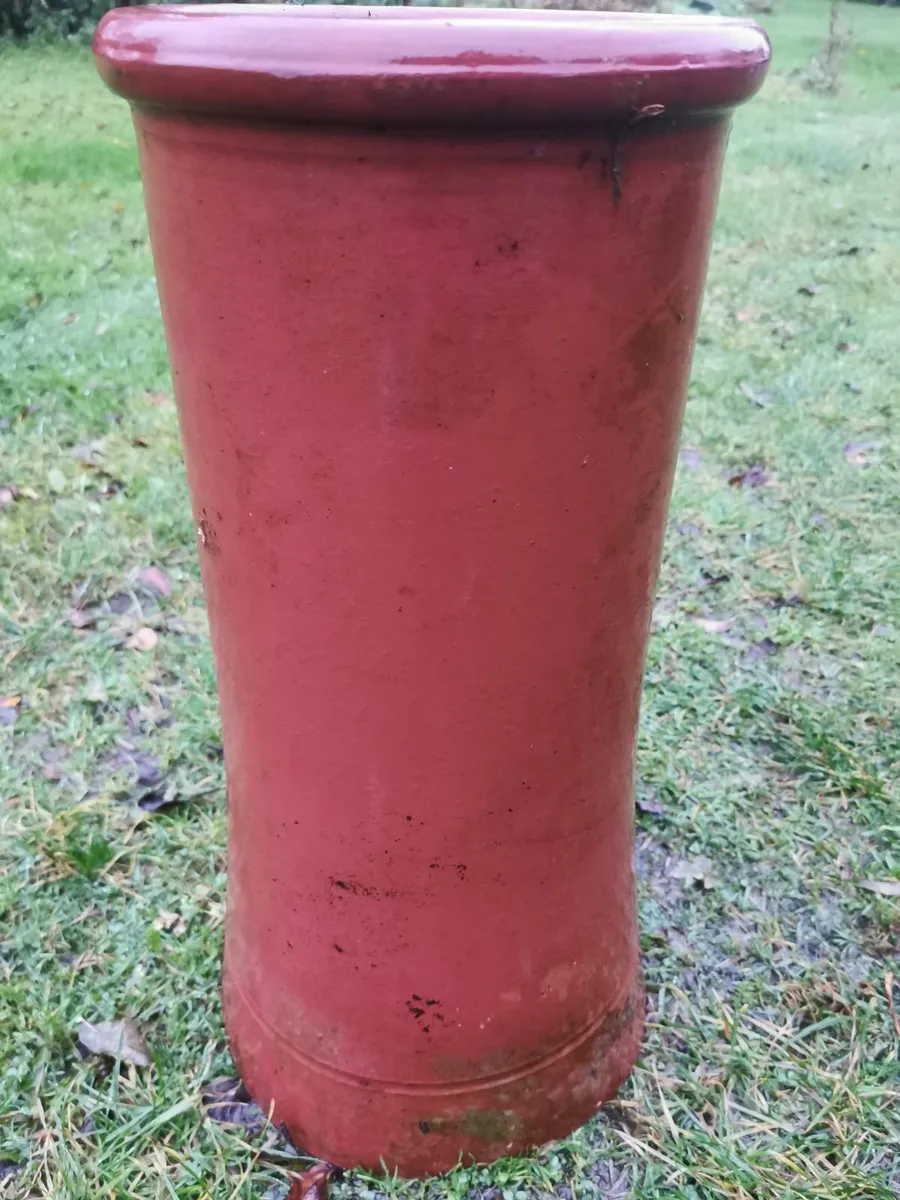 Terracotta chimney pot - Image 1