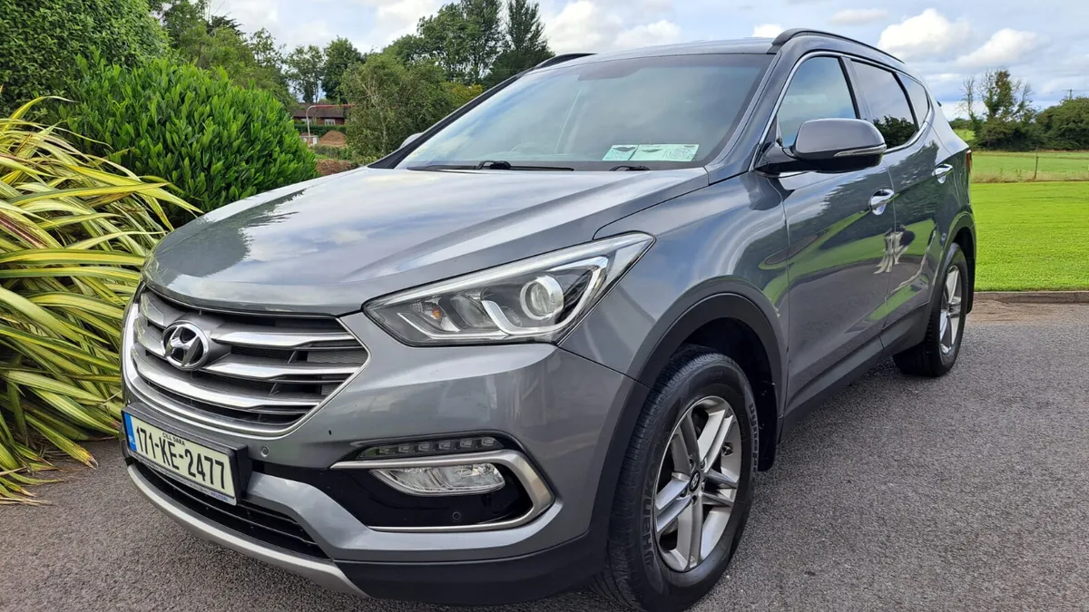 Hyundai Santa Fe 2017 - Image 2