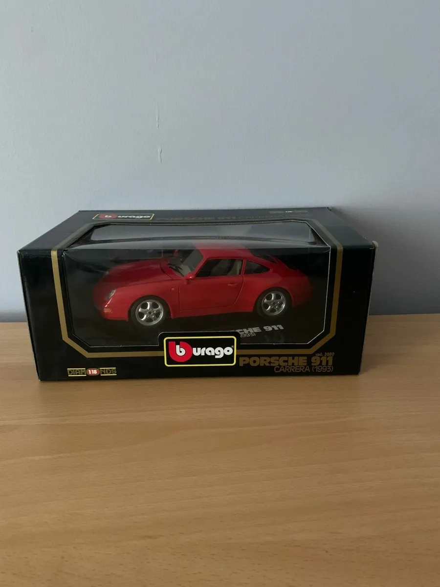 1993 Porsche 911 Carrera 1/18 Burago Model Car - Image 2