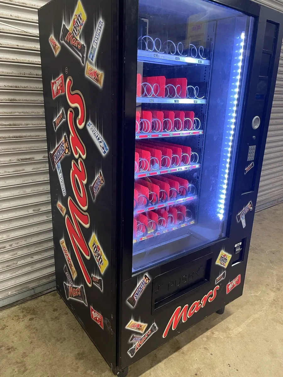 Snack vending machine - Image 2
