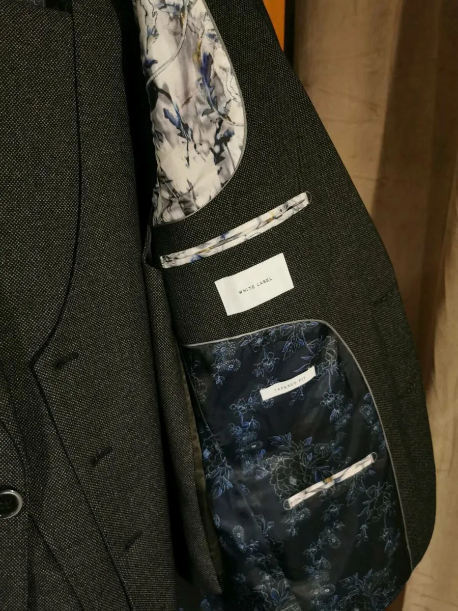 White Label Jasper 3-piece suit - Image 3