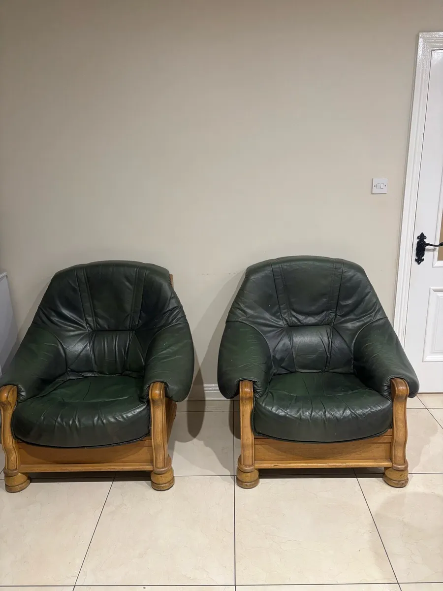 Green leather couch and armchair set - Image 2