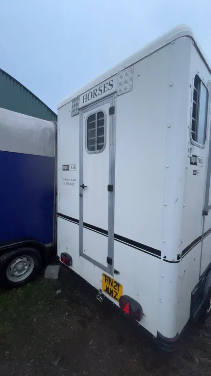 Horse trailer - Image 4