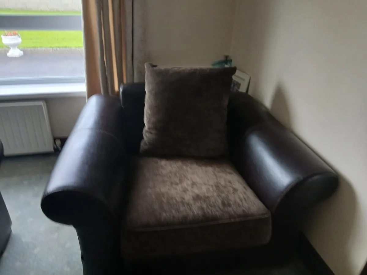 L shaped corner sofa and armchair - Image 4