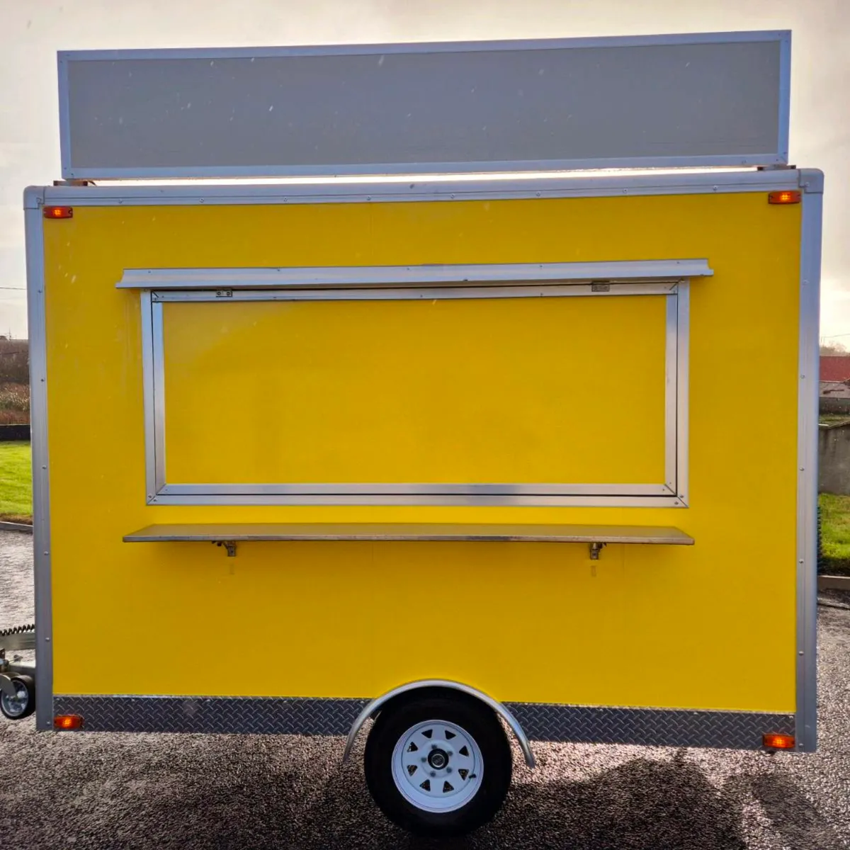 New catering trailer - Image 1
