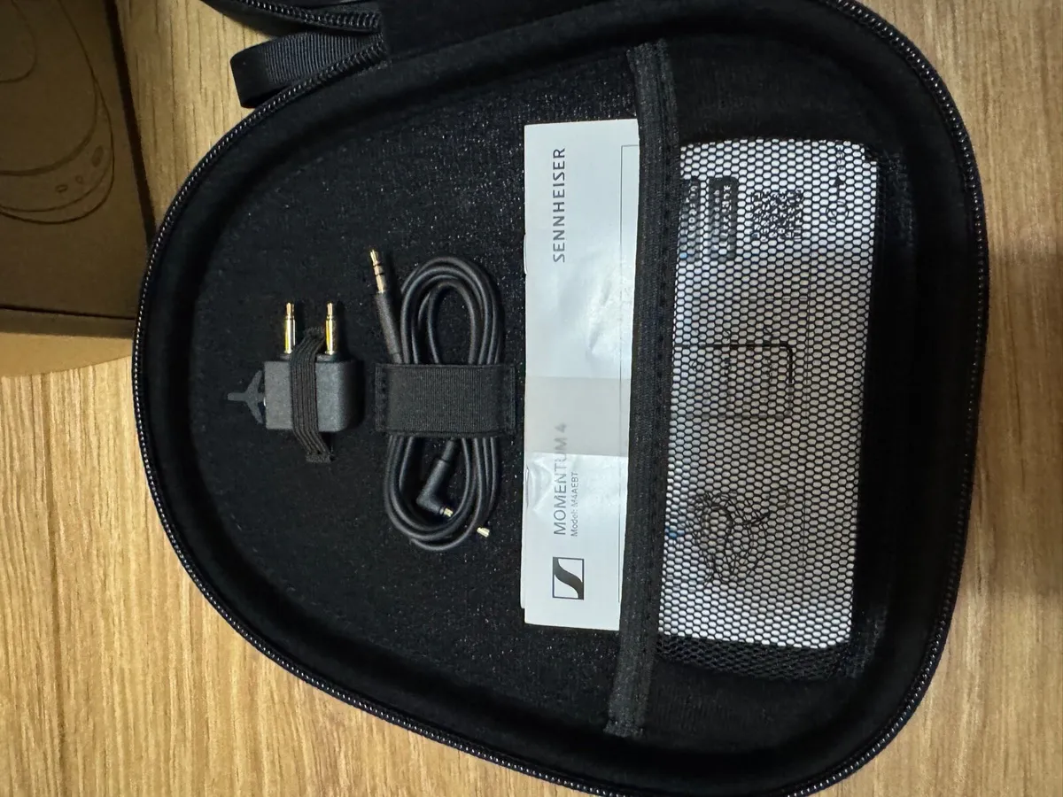 Sennheiser MOMENTUM 4 Wireless headphones - Image 3